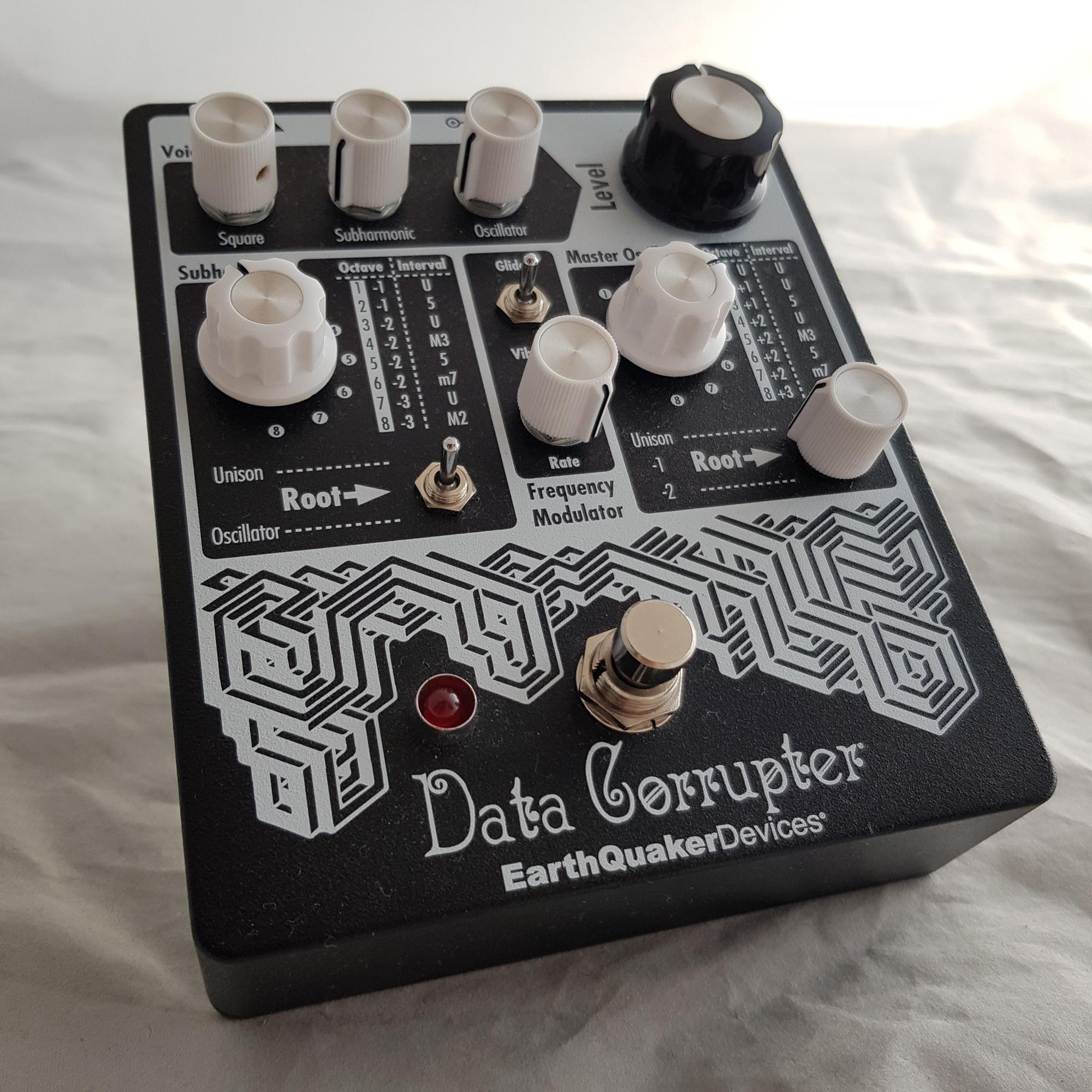 EARTHQUAKER-DEVICES-DATA-CORRUPTER-MODULATED-MONOPHONIC-HARMONIZING-PLL-sku-1652533697112